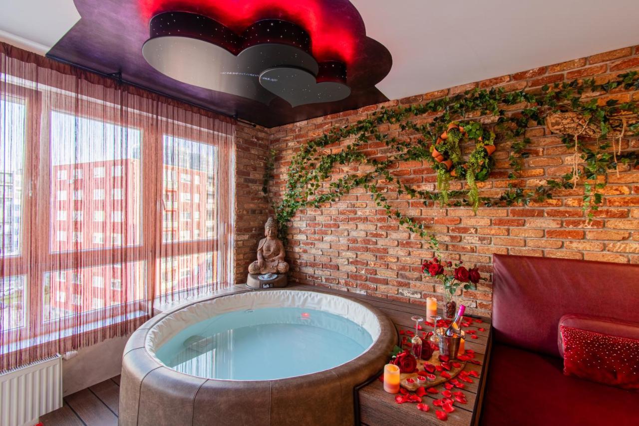 Jacuzzi - Love - Bdsm - Extra Luxury - Ev Chargger - Valentine'S Day - Red Room - Flexible Selfcheckins 28 ซาเกร็บ ภายนอก รูปภาพ