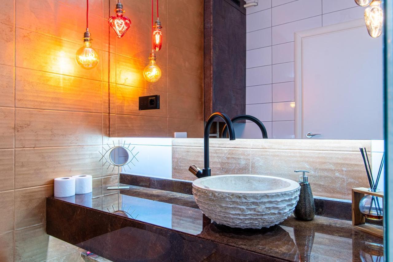 Jacuzzi - Love - Bdsm - Extra Luxury - Ev Chargger - Valentine'S Day - Red Room - Flexible Selfcheckins 28 ซาเกร็บ ภายนอก รูปภาพ