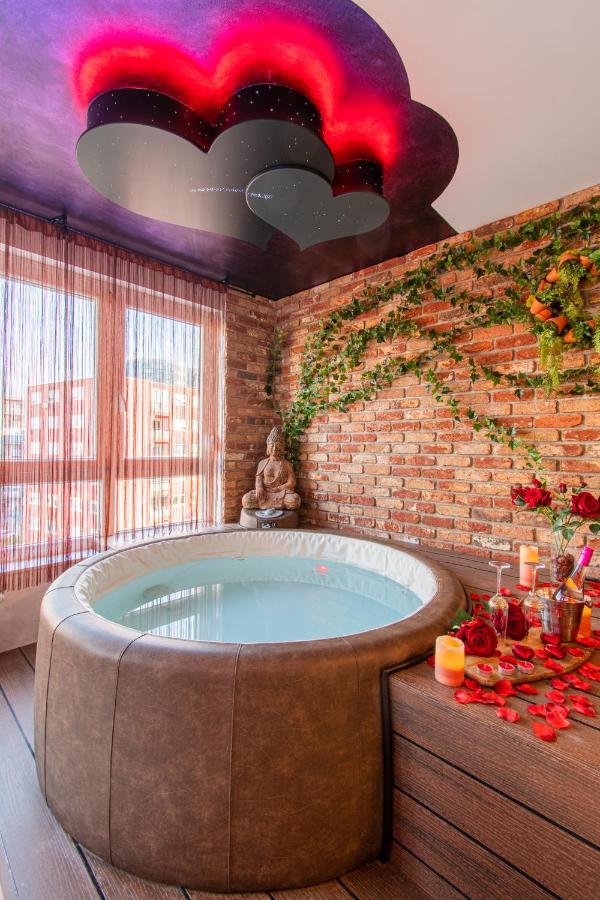 Jacuzzi - Love - Bdsm - Extra Luxury - Ev Chargger - Valentine'S Day - Red Room - Flexible Selfcheckins 28 ซาเกร็บ ภายนอก รูปภาพ